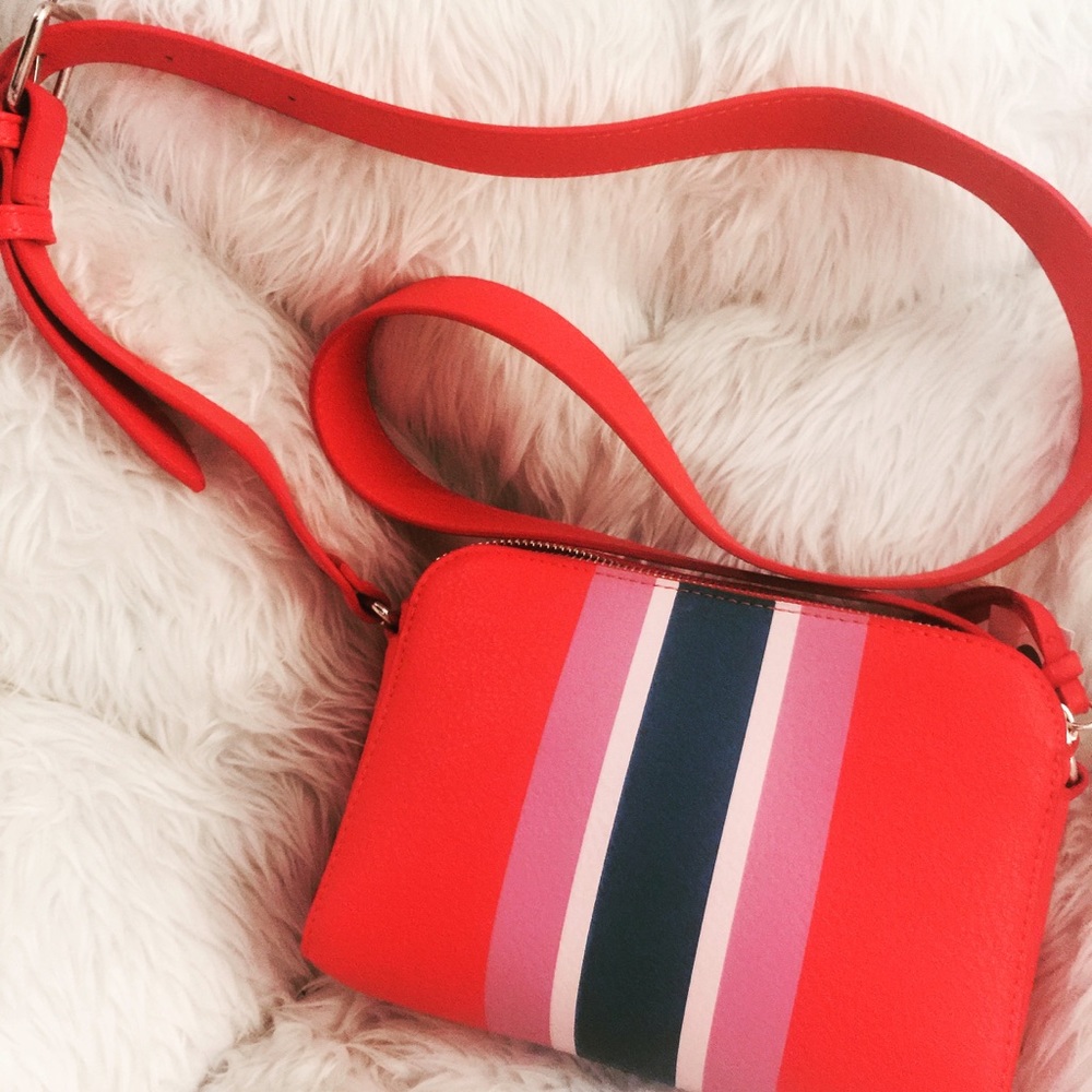 Red Cross body bag❤️